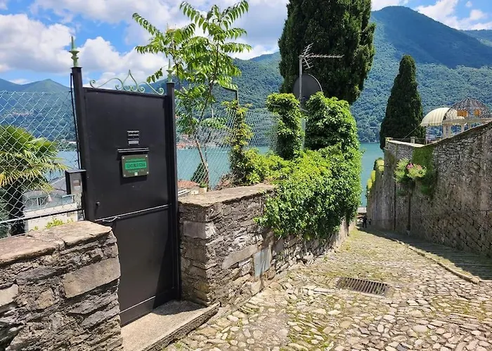 La Gabbianella A Moltrasio, Βίλα